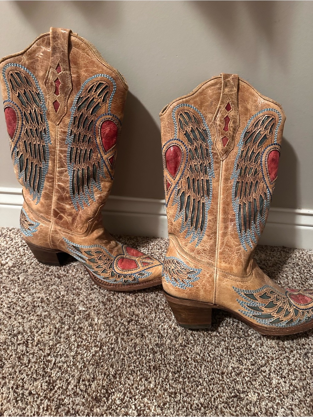 Tan Heart and Wing-Embroidered Leather Cowboy Boots - Corral sz 9